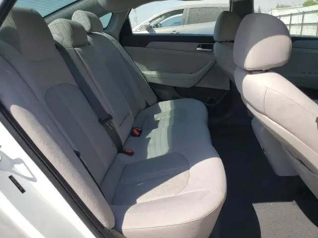 2018 HYUNDAI SONATA SE  