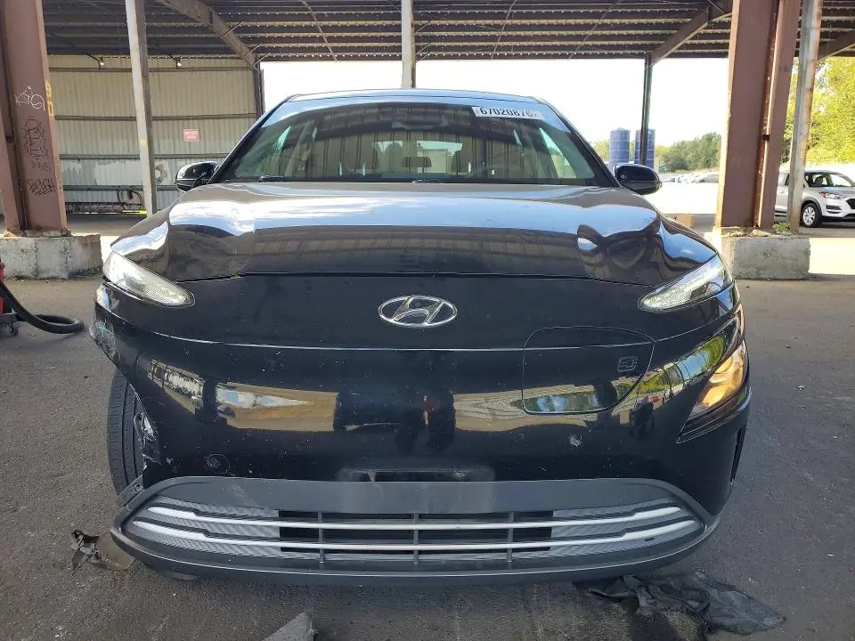 2023 HYUNDAI KONA SE  