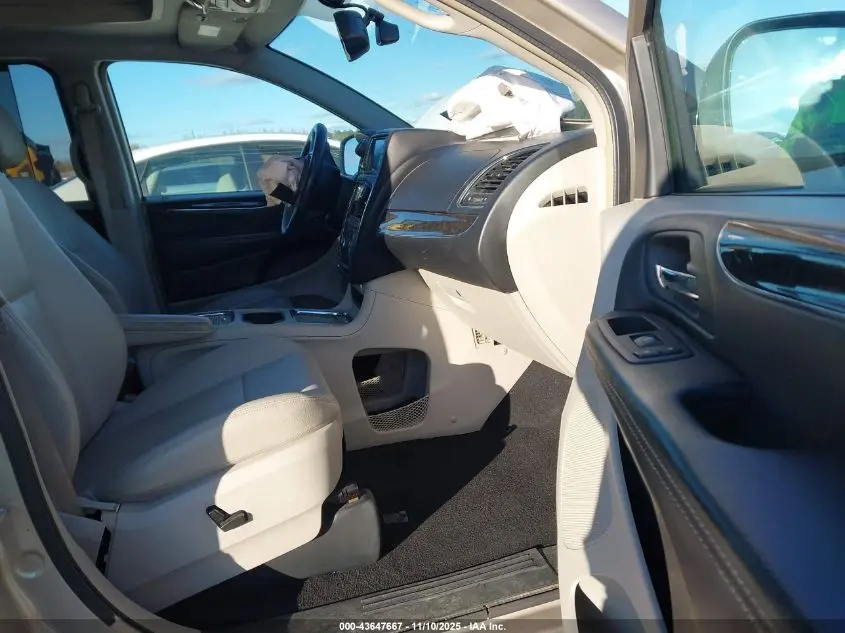 2016 CHRYSLER TOWN & COUNTRY TOURING-L ANNIVERSARY EDITION