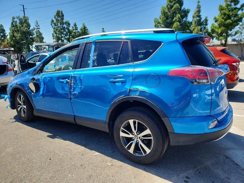 2018 TOYOTA RAV4 XLE  