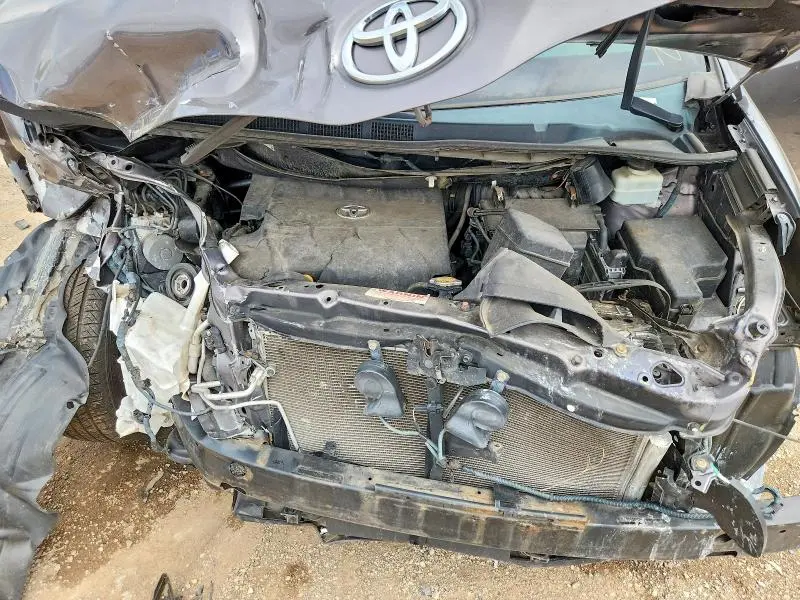 2012 TOYOTA SIENNA LE  
