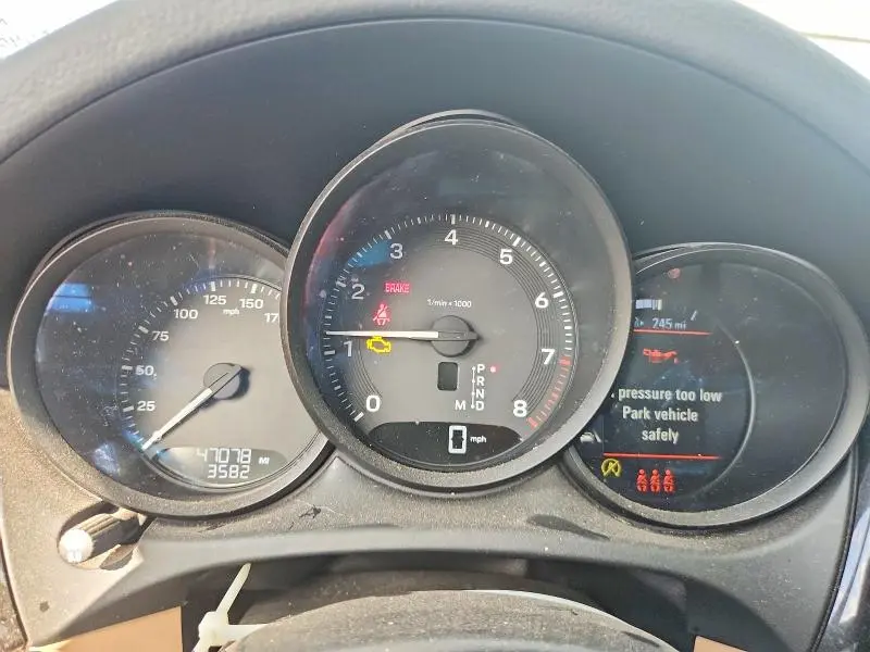 2023 PORSCHE MACAN BASE  