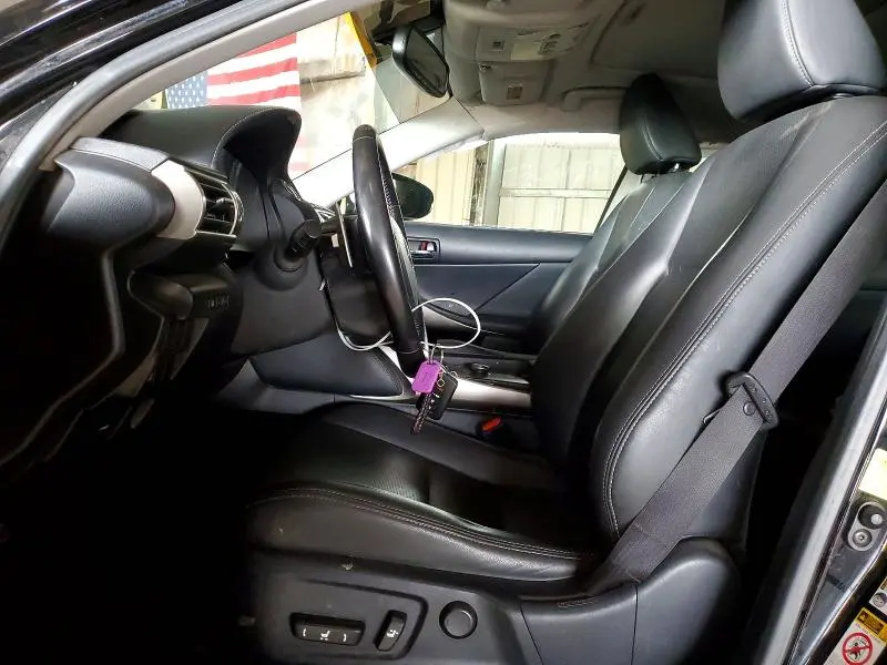 2016 LEXUS IS 200T  