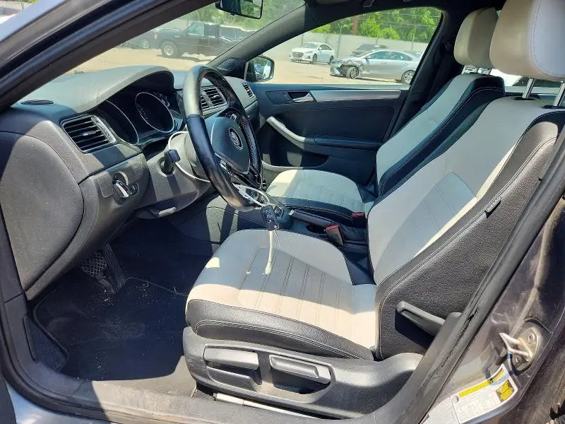 2016 VOLKSWAGEN JETTA SPORT  