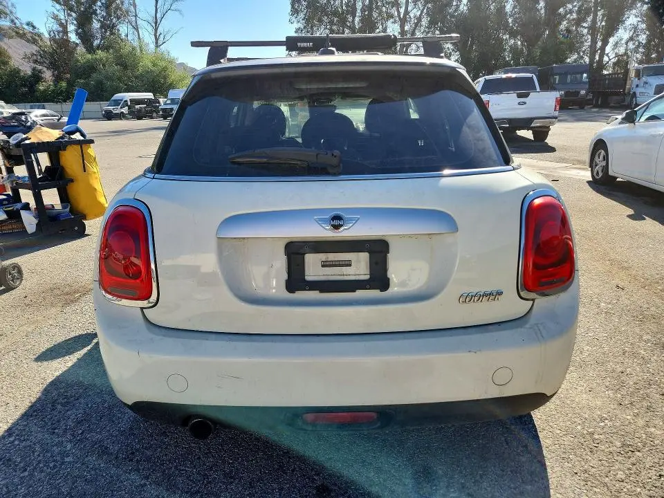 2015 MINI COOPER   