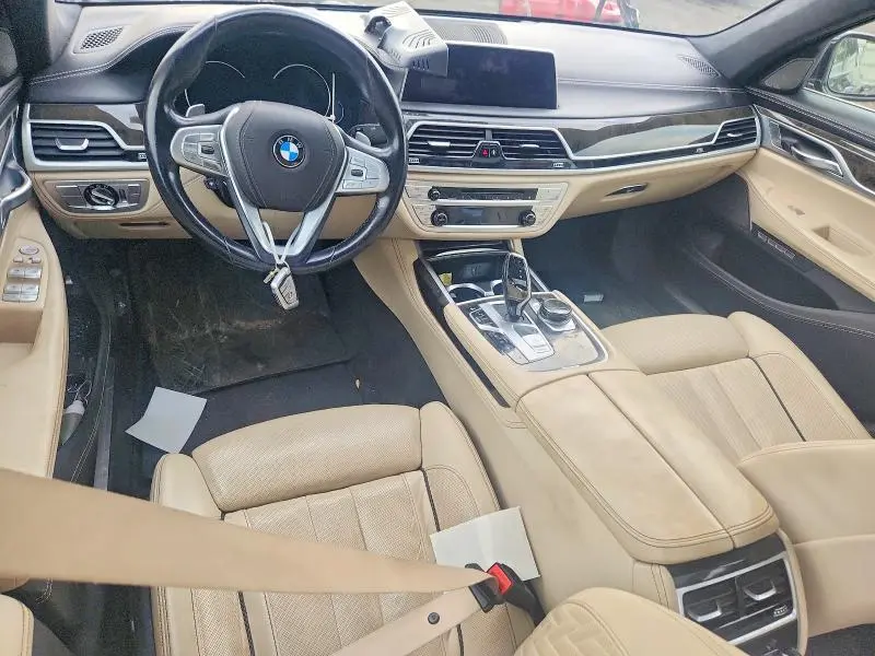 2018 BMW 750 XI  
