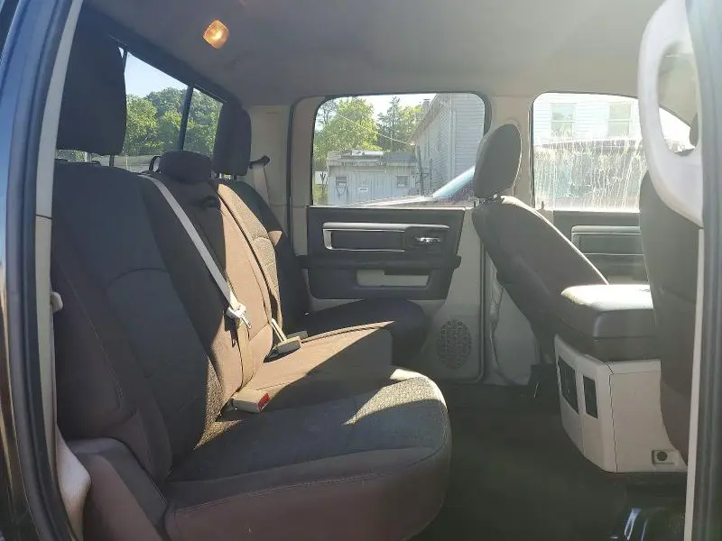 2015 RAM 1500 SLT  