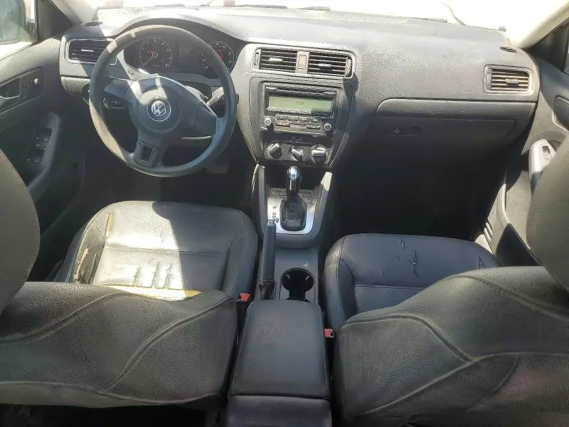 2011 VOLKSWAGEN JETTA SE  