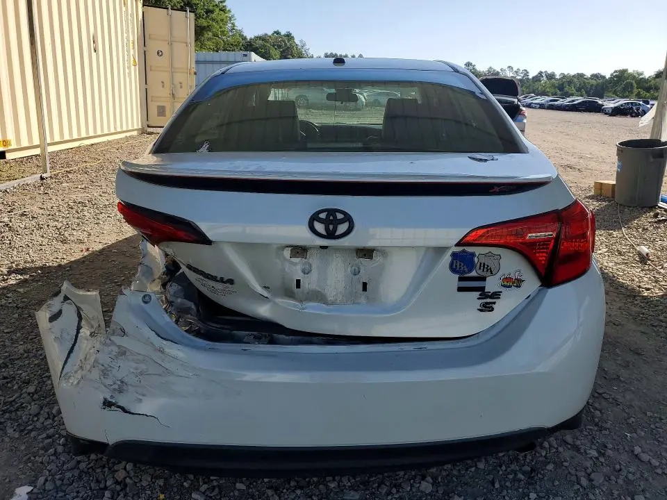 2017 TOYOTA COROLLA SE  