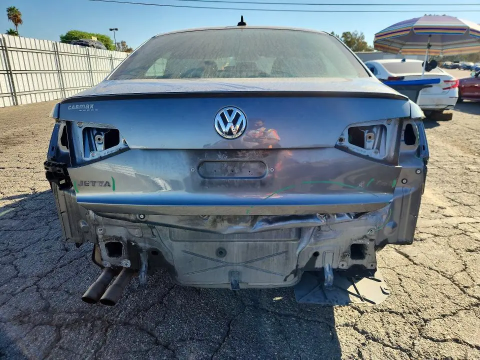 2016 VOLKSWAGEN JETTA SPORT  