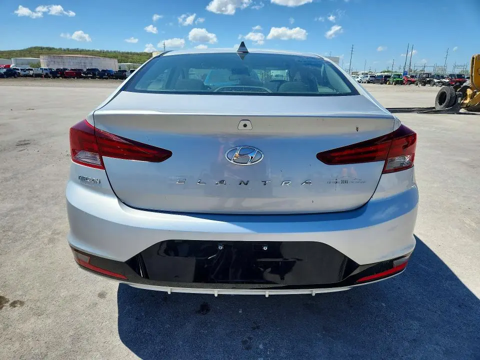 2020 HYUNDAI ELANTRA SEL  