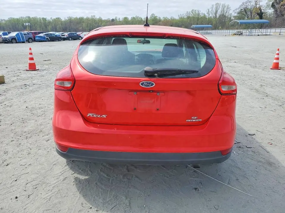 2016 FORD FOCUS SE  