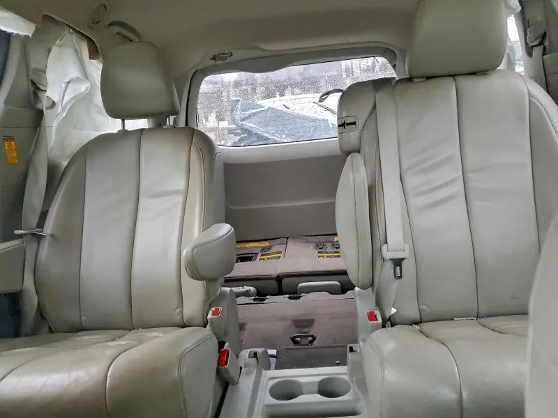 2014 TOYOTA SIENNA XLE  