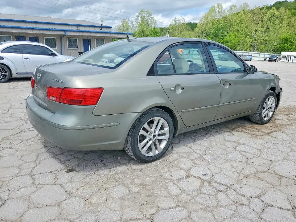 2010 HYUNDAI SONATA GLS  
