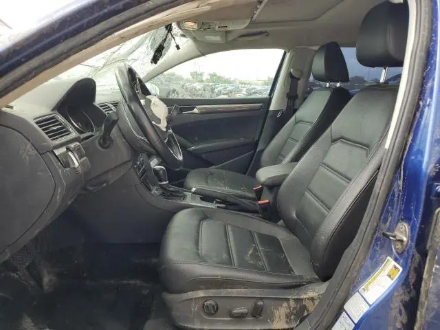 2017 VOLKSWAGEN PASSAT SE  