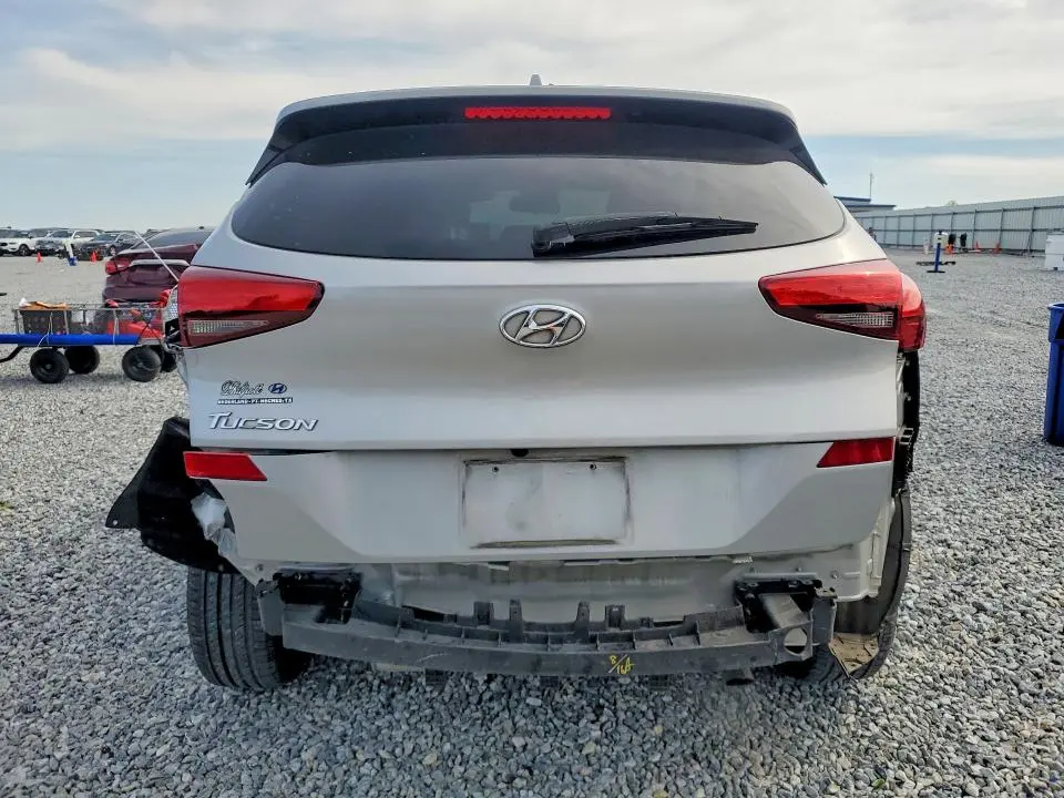 2020 HYUNDAI TUCSON SE  