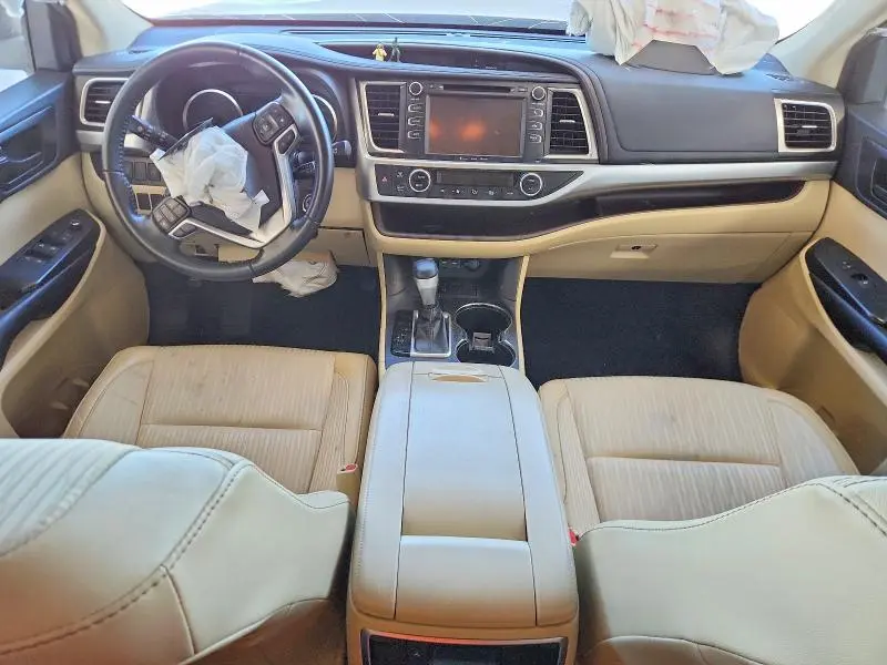2019 TOYOTA HIGHLANDER LE PLUS  