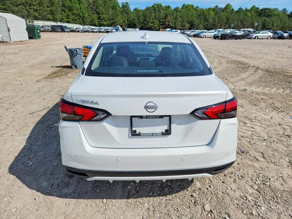 2025 NISSAN VERSA SV  