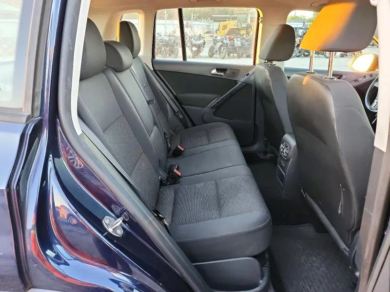 2013 VOLKSWAGEN TIGUAN S  