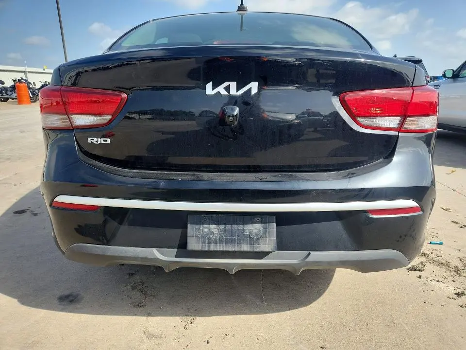 2022 KIA RIO S  
