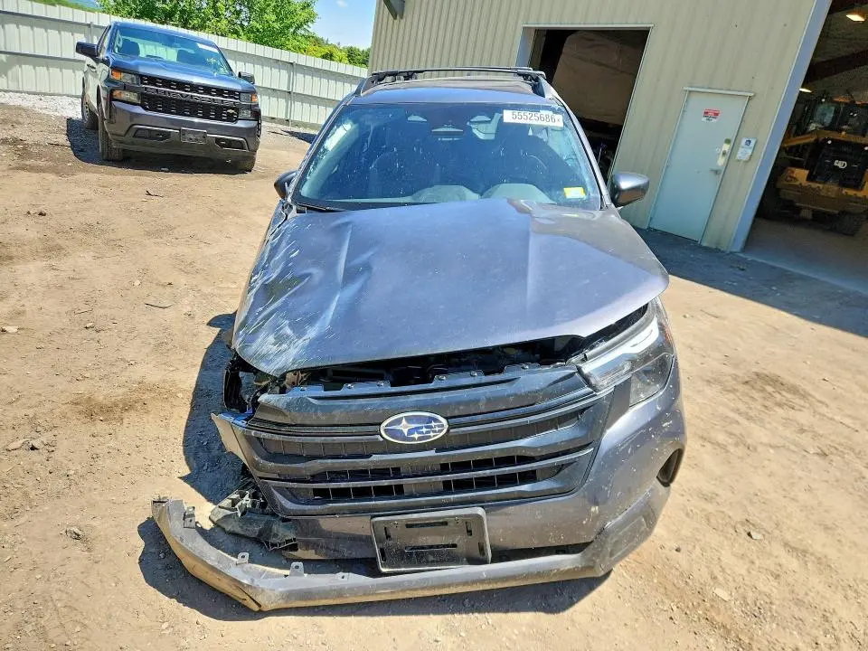 2025 SUBARU FORESTER   