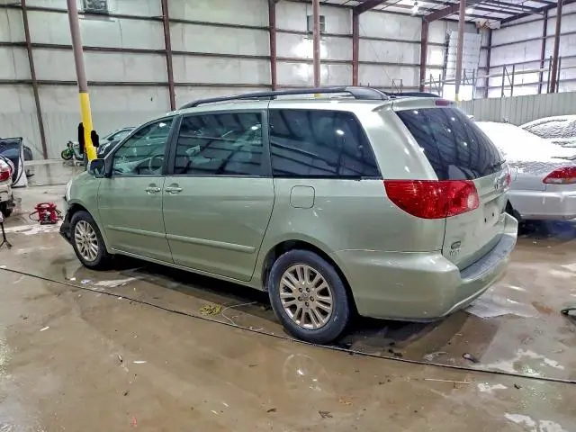 2010 TOYOTA SIENNA XLE  