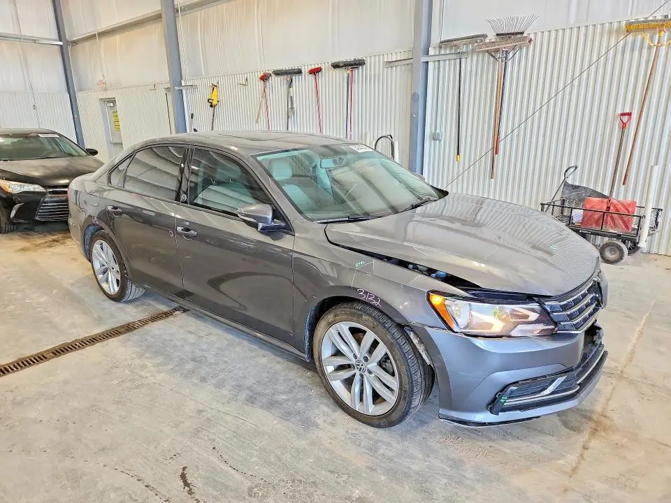 2019 VOLKSWAGEN PASSAT WOLFSBURG  