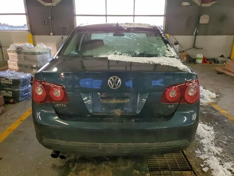 2010 VOLKSWAGEN JETTA S  