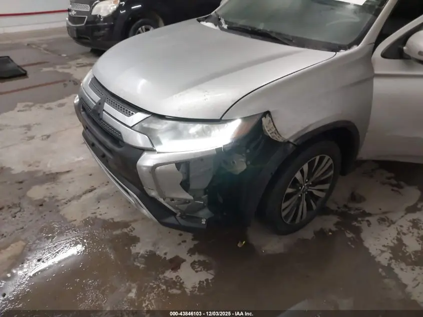 2019 MITSUBISHI OUTLANDER SE