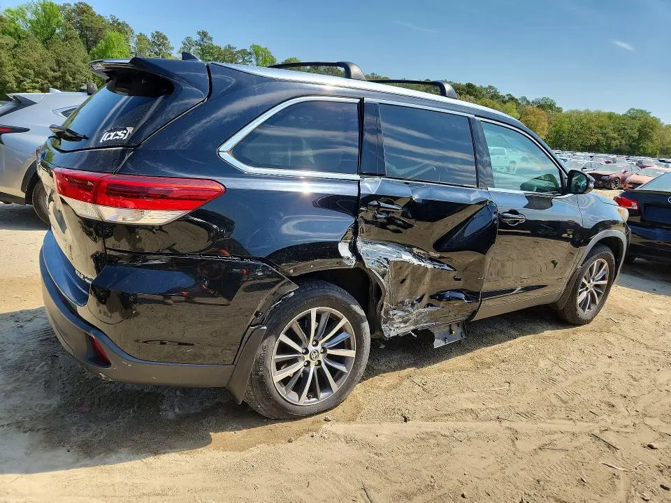 2019 TOYOTA HIGHLANDER XLE  