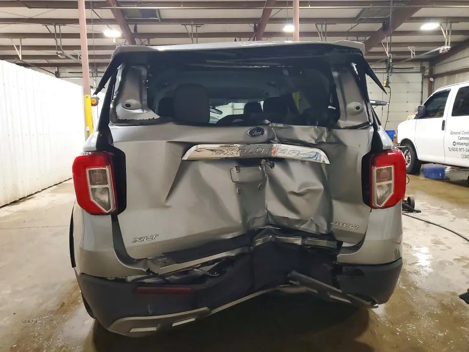 2022 FORD EXPLORER XLT  
