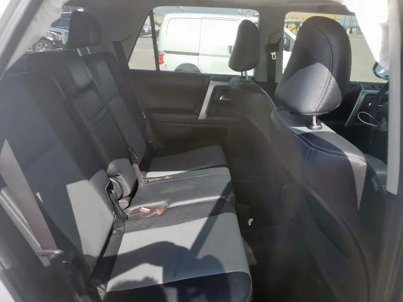 2017 TOYOTA 4RUNNER SR5  