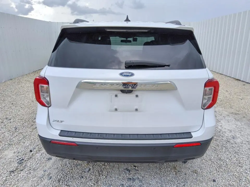 2021 FORD EXPLORER XLT  