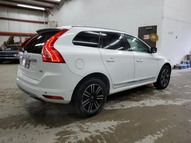 2017 VOLVO XC60 T5 DYNAMIC  