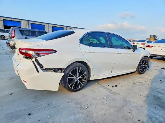 2018 TOYOTA CAMRY SE  