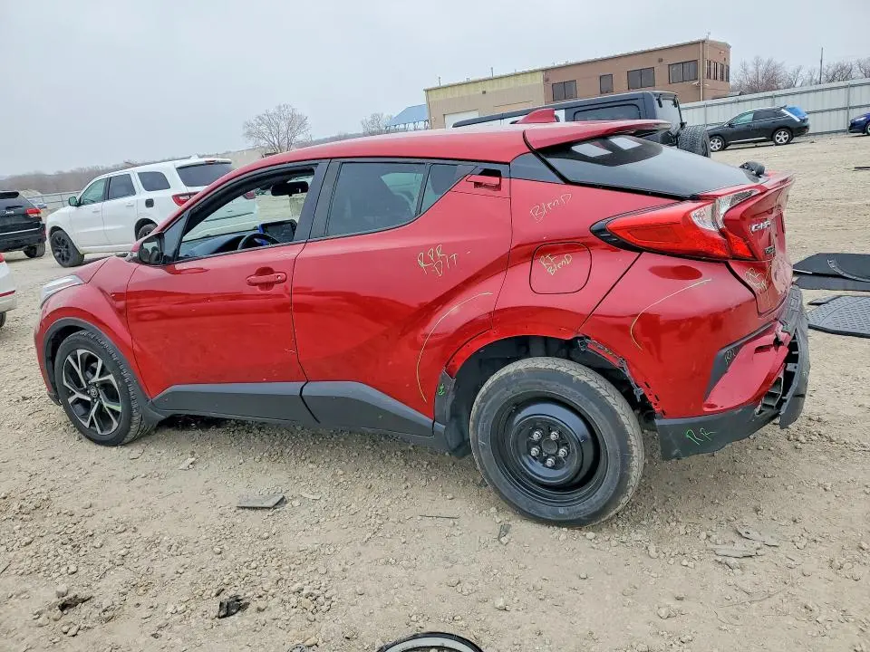 2020 TOYOTA C-HR XLE  
