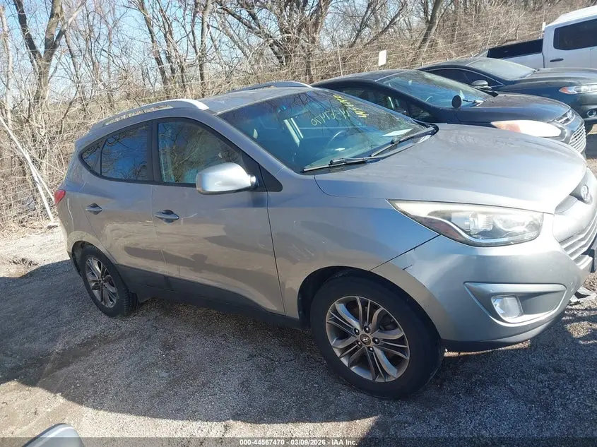 2015 HYUNDAI TUCSON SE