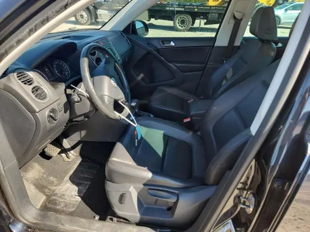 2010 VOLKSWAGEN TIGUAN S  