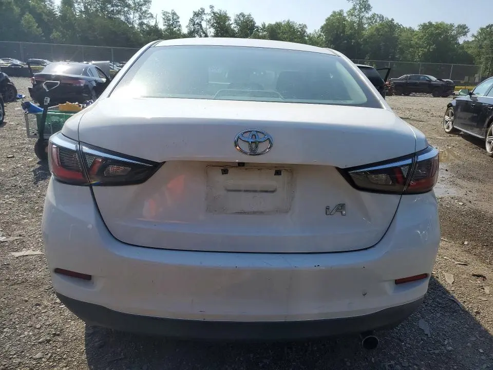 2017 TOYOTA YARIS IA BASE  