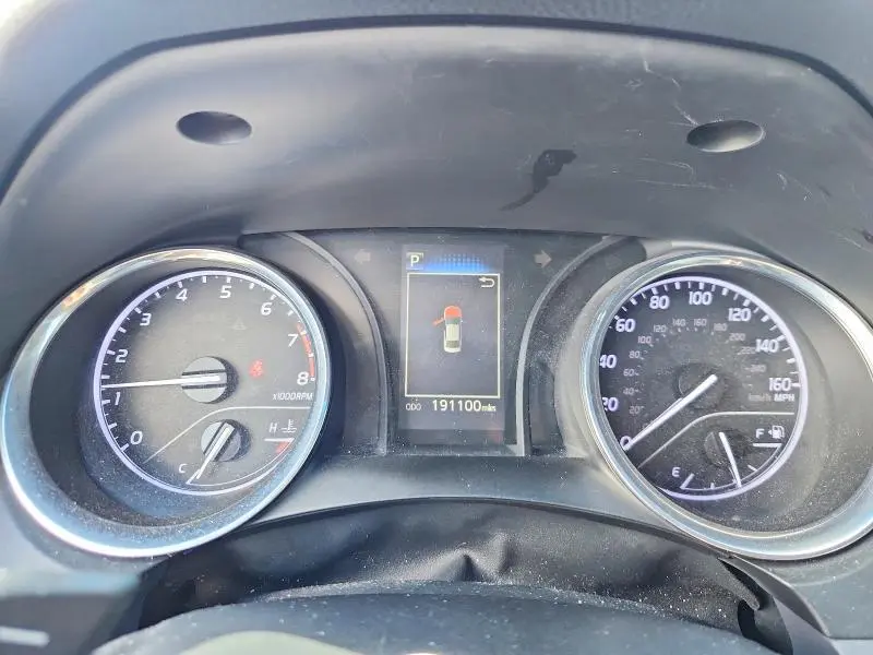 2019 TOYOTA CAMRY SE  