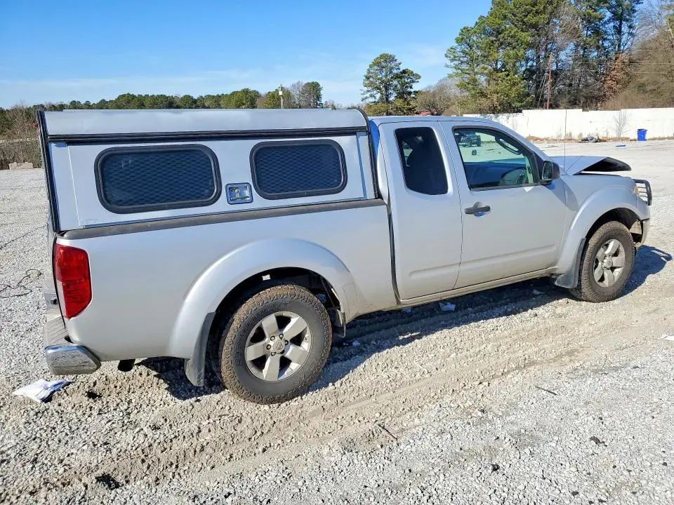 2011 NISSAN FRONTIER SV V6  
