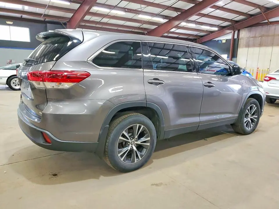 2019 TOYOTA HIGHLANDER LE  