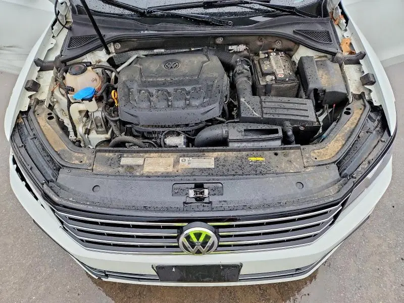 2019 VOLKSWAGEN PASSAT WOLFSBURG  