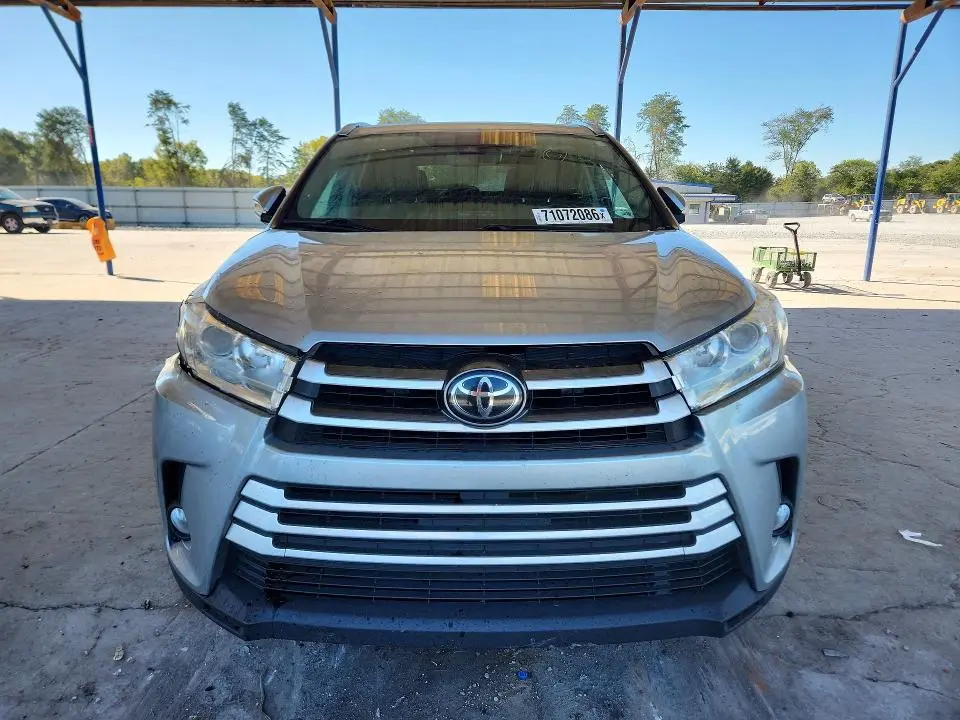 2017 TOYOTA HIGHLANDER XLE  