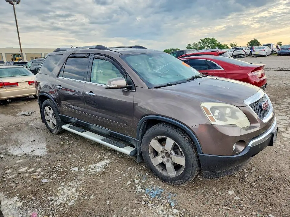 2011 GMC ACADIA SLT-2  
