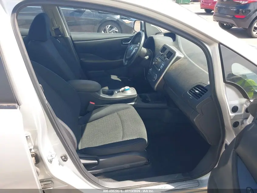 2015 NISSAN LEAF S