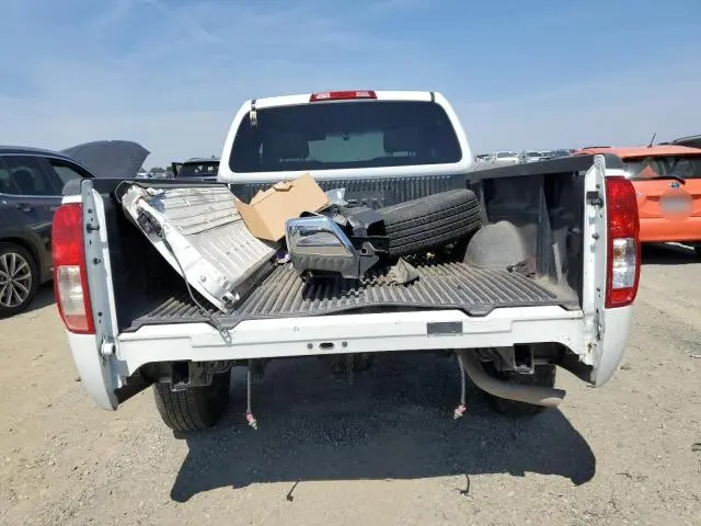 2015 NISSAN FRONTIER S  