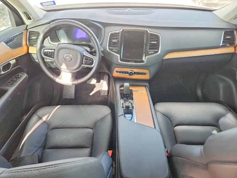 2024 VOLVO XC90 PLUS  