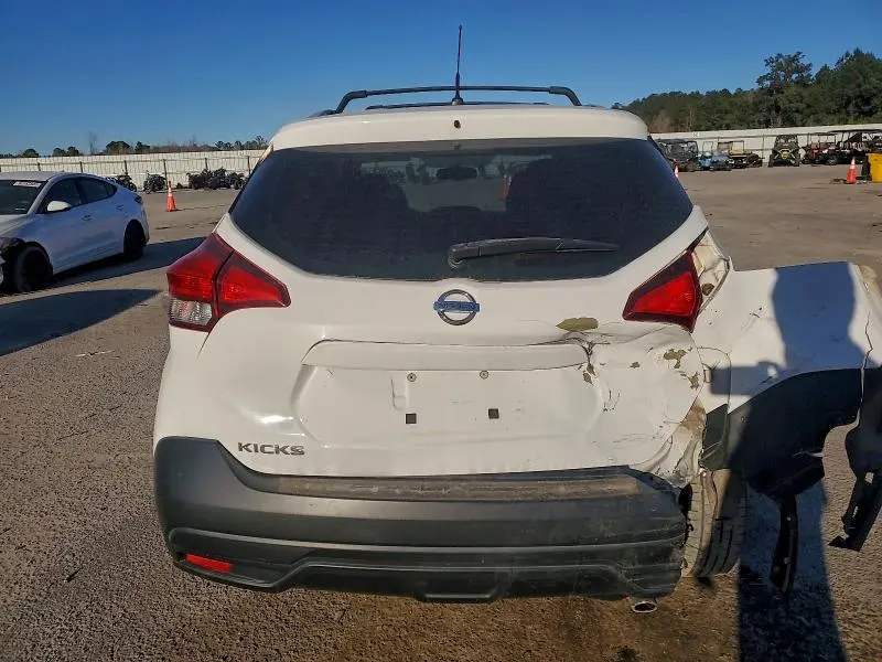 2019 NISSAN KICKS S  