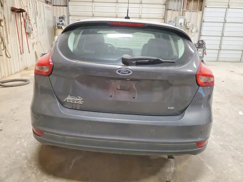 2016 FORD FOCUS SE  